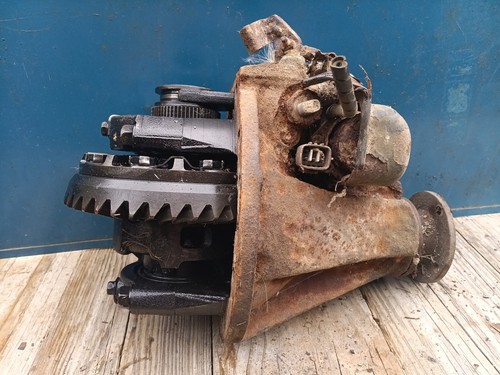 Runner rear axle - 96-00,